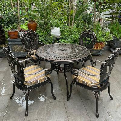 Bộ Bàn Ghế Nhôm Đúc D100 Ghế Tân Cổ Điển